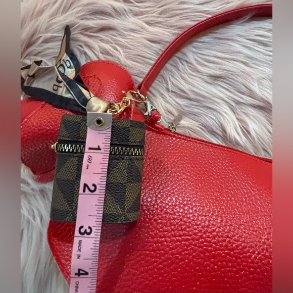 ONLY ONE: Playful Red Dog-Shaped Purse/Bag and Bag Charm/Keychain Made in Italy - Picture 13 of 16